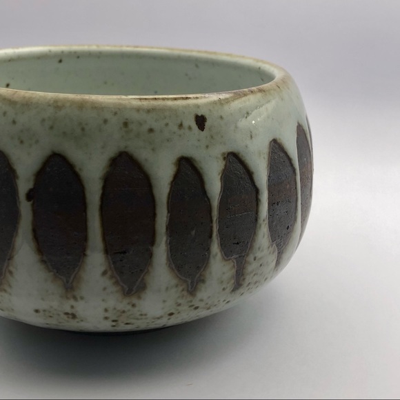 [vintage] Artist Signed Pottery Bowl Dish - Picture 5 of 13